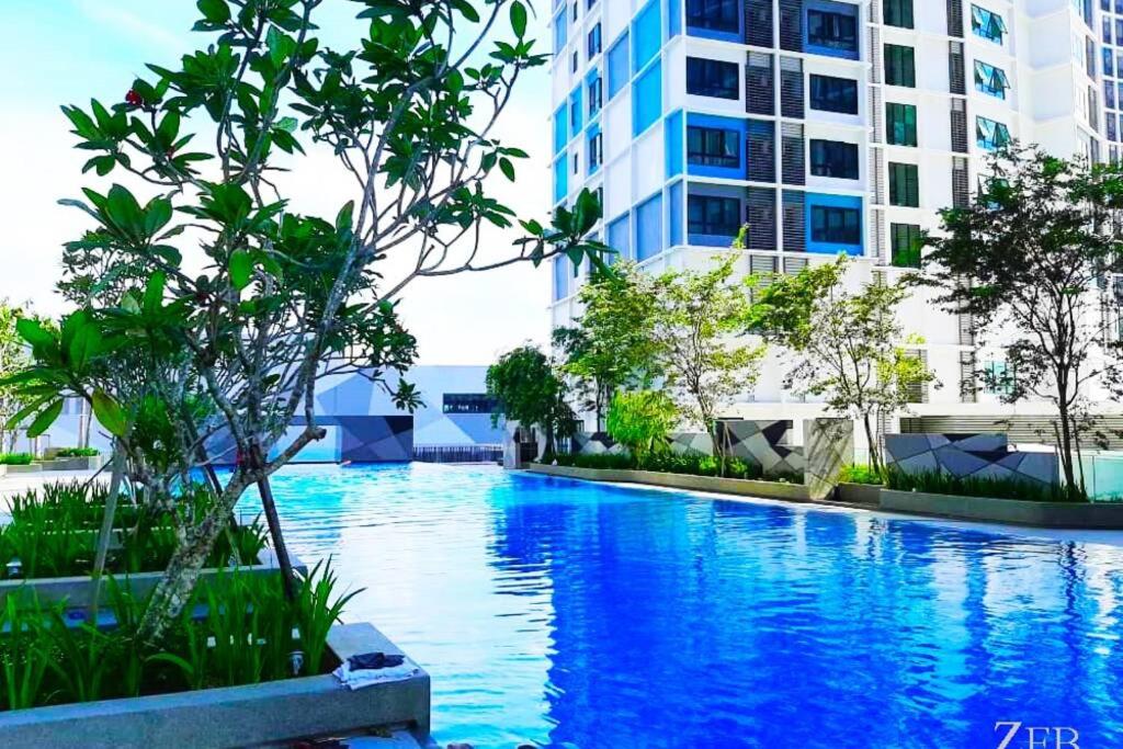 Suitetrails - i-City-Casa Joy - Wifi, Netflix - Movies, Parking, Sleeps 7 Pax