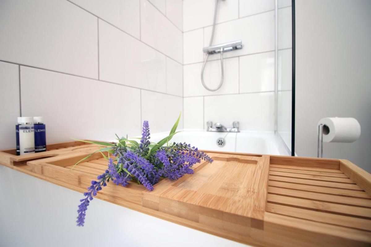 No25 City House by SSW-close to City - Housity