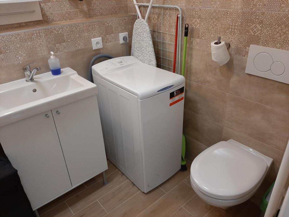 Suitetrails - Apartment Cherry Bratislava & Free Parking