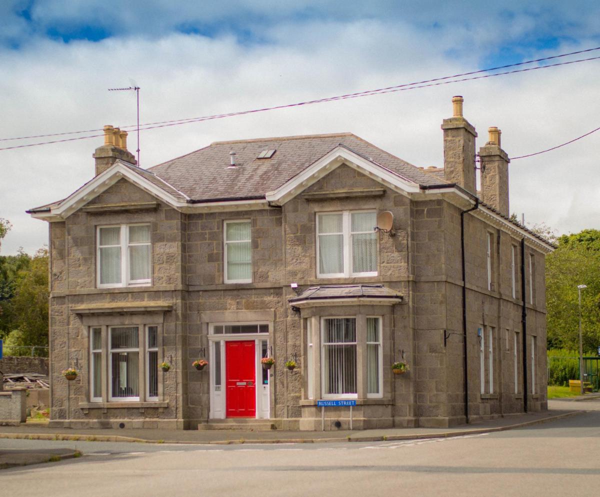 Aden House Bed And Breakfast - Housity