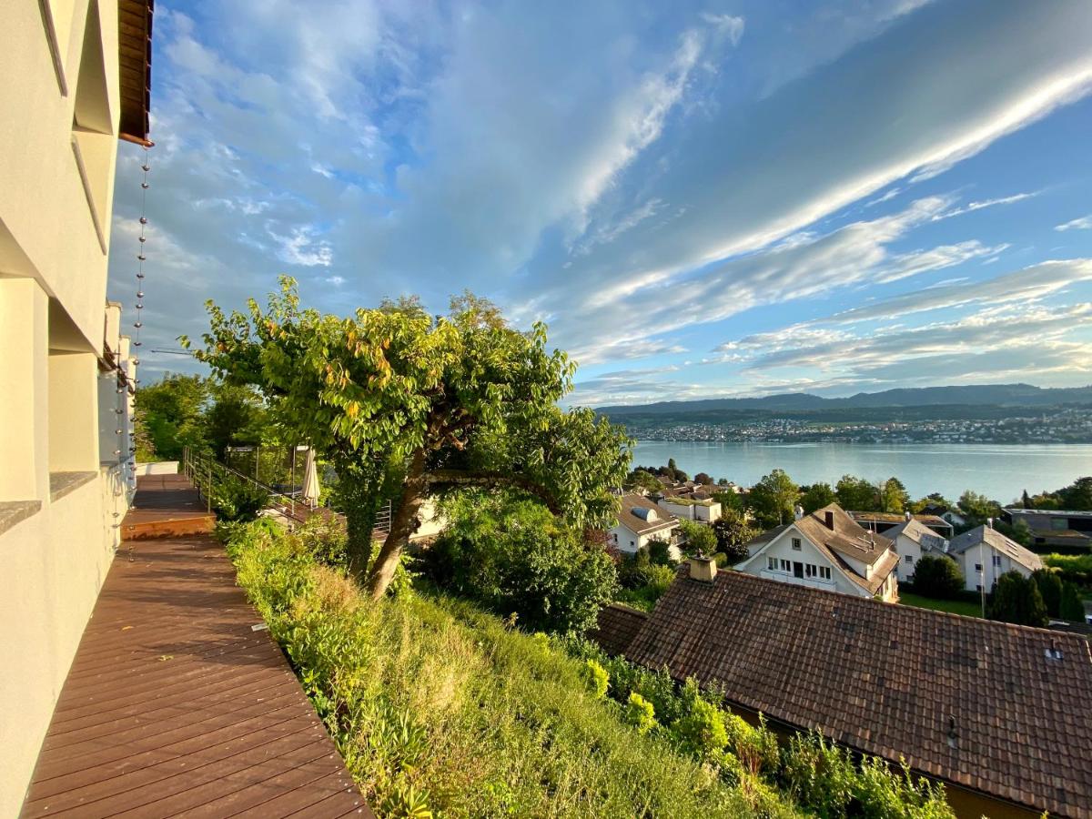 Exclusive Lake View Villa - Housity