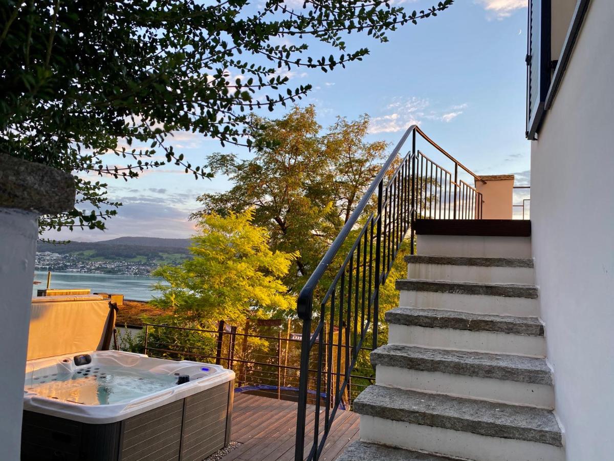 Exclusive Lake View Villa - Housity