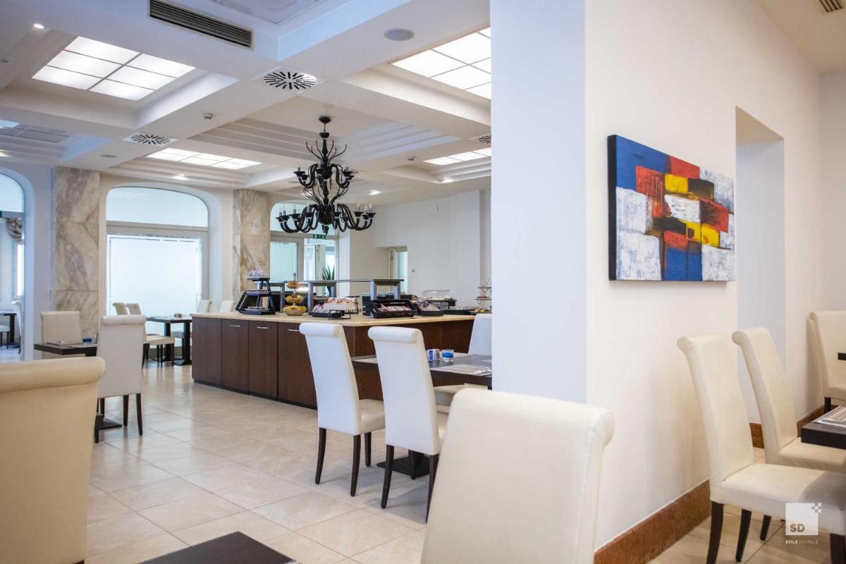 Hotel Regina Elena 57 & Oro Bianco SPA - Housity
