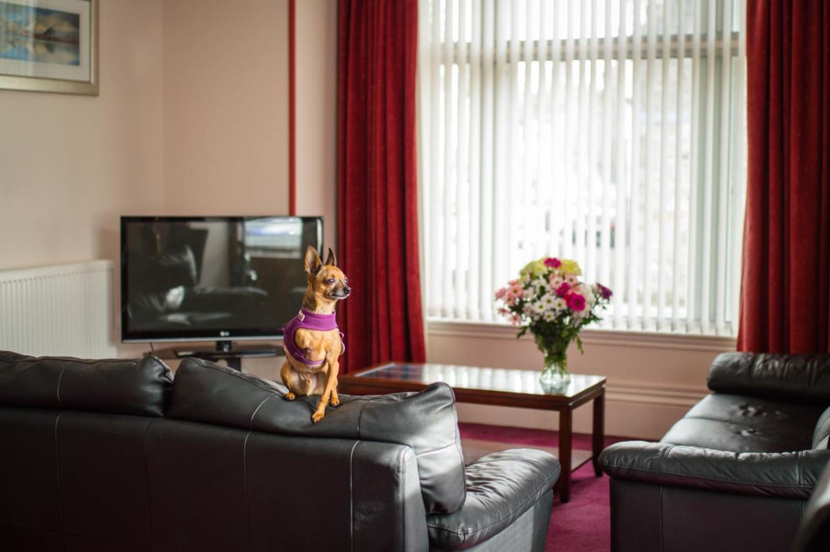 Aden House Bed And Breakfast - Housity