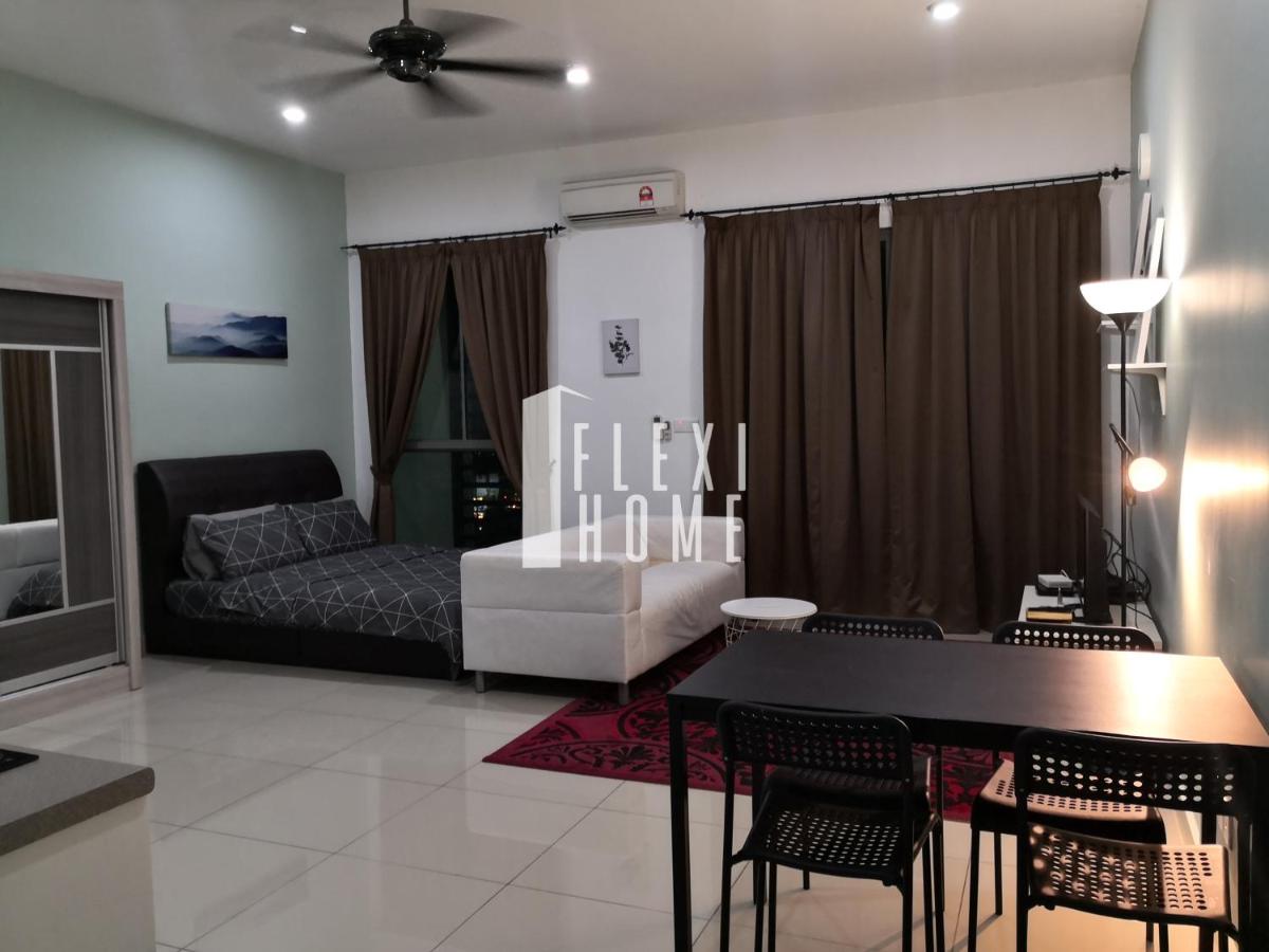 1-2 Guests, Cybersquare Private Studio - Cyberjaya, Flexihome-MY - Housity