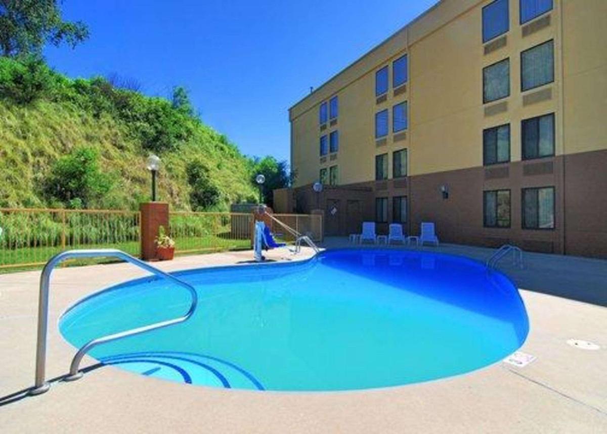 Suitetrails - Comfort Inn North of Asheville