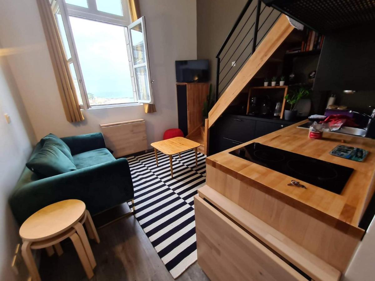 Studio duplex dans résidence de standing avec piscine, vue sur mer - Housity