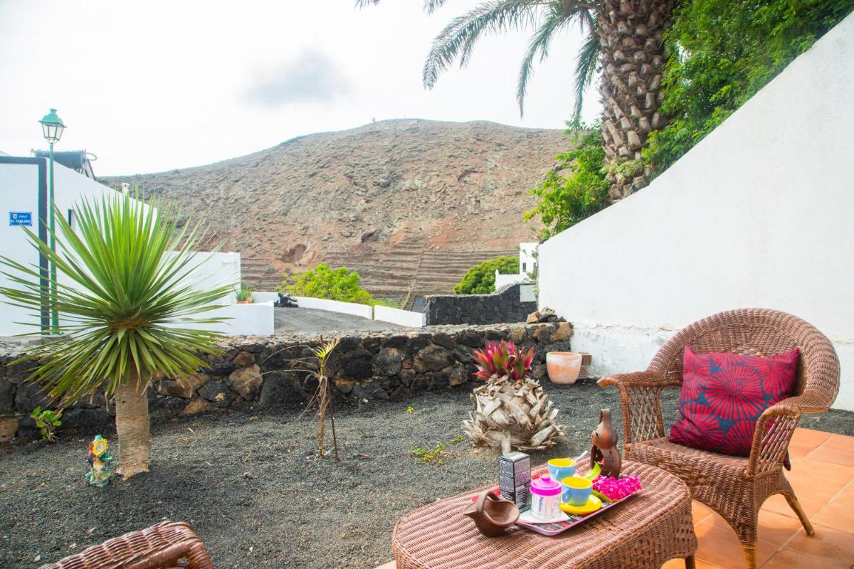 Rural Yeyo House in the volcano crater - Housity