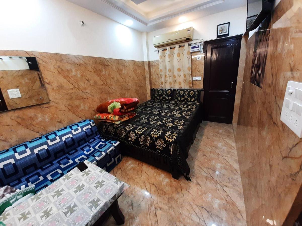 Cream Location,wifi With Android Tv, Luxury Room - Housity