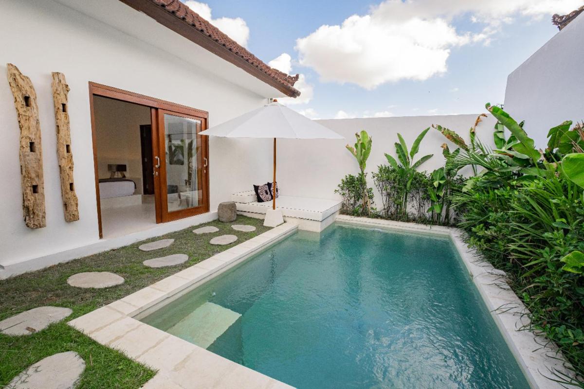 Luxury 2 bedrooms villa Putih Pererenan - Housity