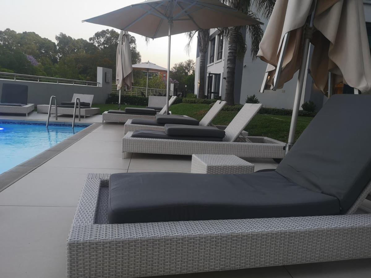 The Regency - Cosy Private Hotel Apartment - Unit 219 - Hizvo