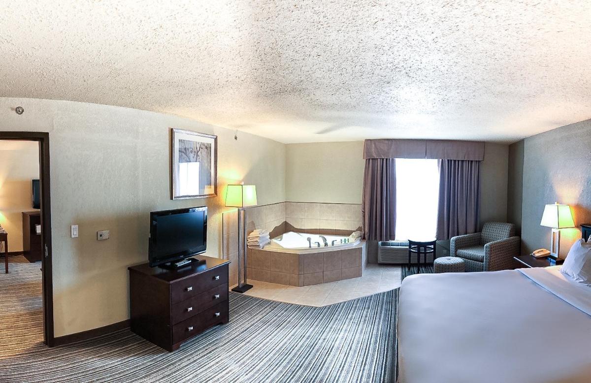 Quality Inn & Suites Yorkton - Housity