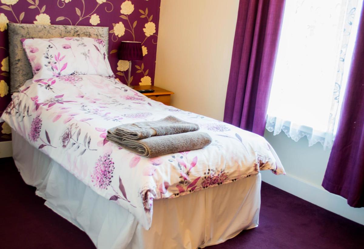 Aden House Bed And Breakfast - Housity