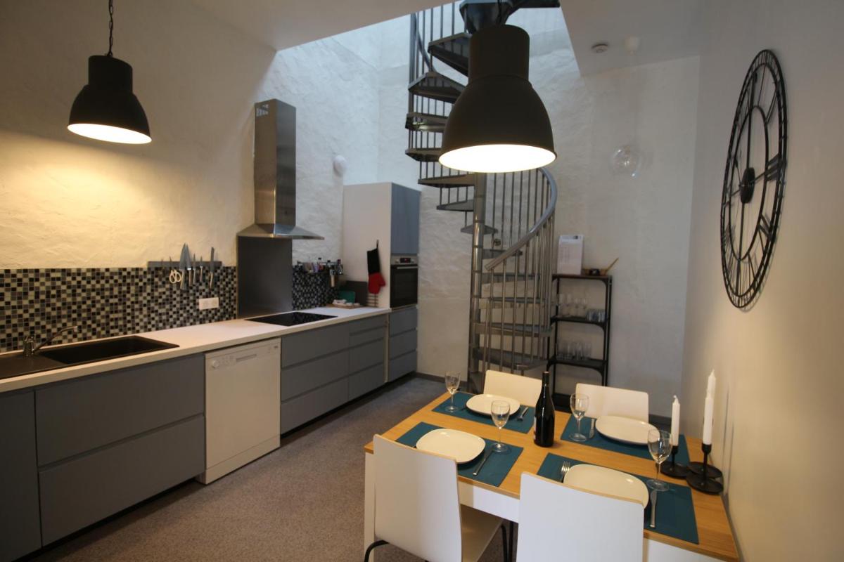 La Belle Etoile - Housity
