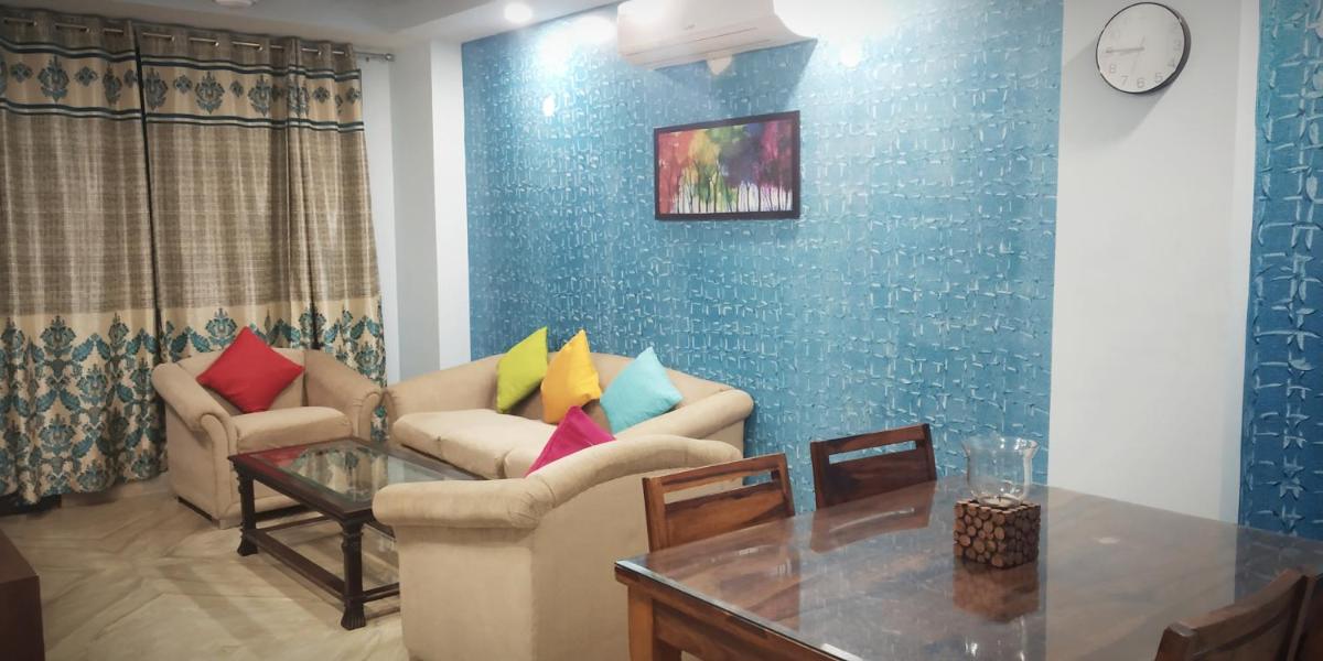 Suitetrails - 2BHK Short Stay Apartment walking Max Saket ( LIFT +Kitchen+Parking+3 nights min stay)