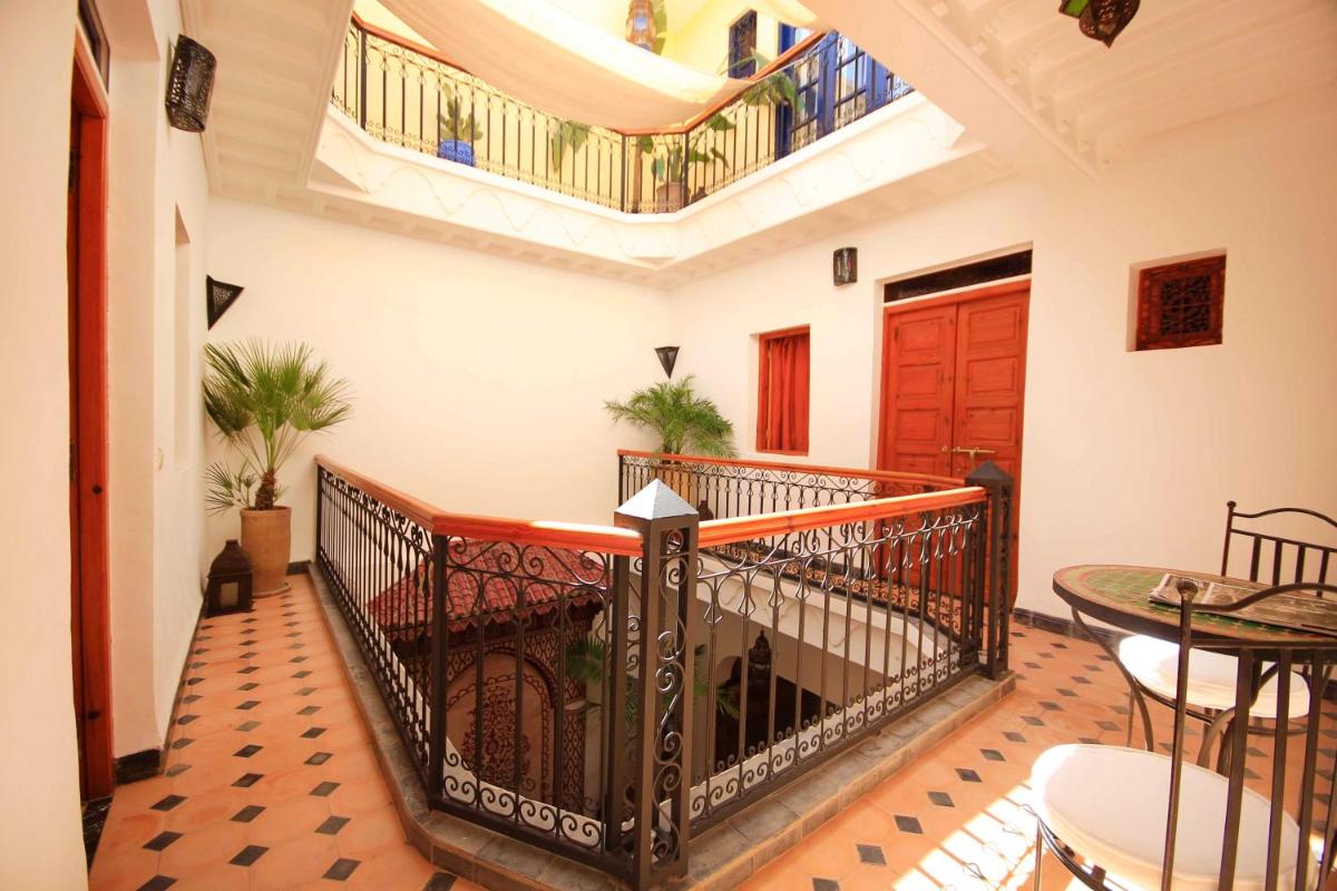 Suitetrails - 3 bedrooms house with city view terrace and wifi at Medina Marrakesh