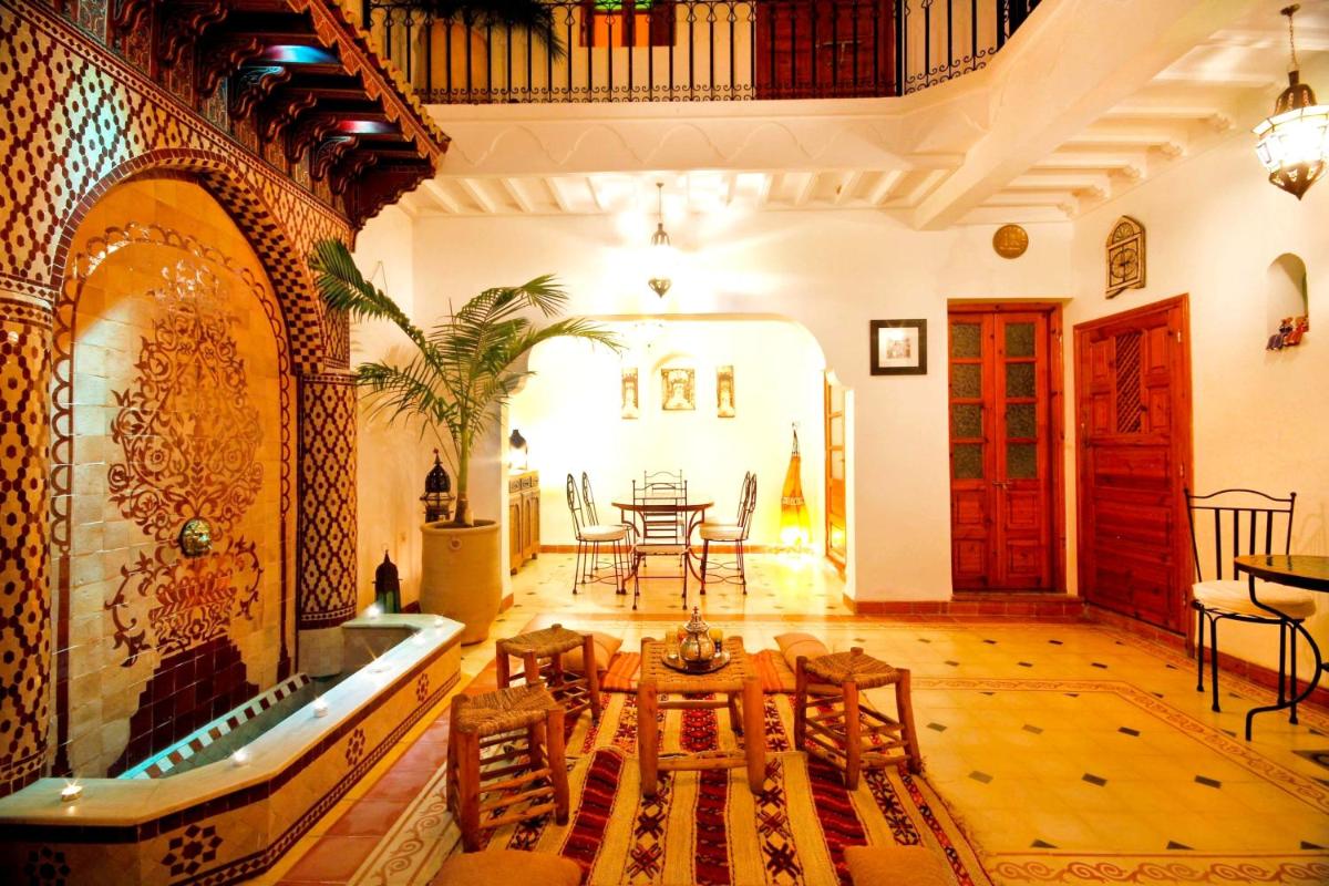 Suitetrails - 3 bedrooms house with city view terrace and wifi at Medina Marrakesh