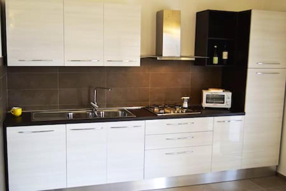 Suitetrails - 3 bedrooms appartement with city view shared pool and enclosed garden at Avellino