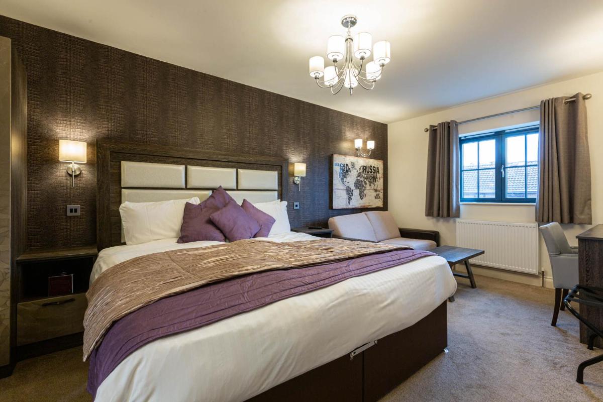 The White Swan - Housity
