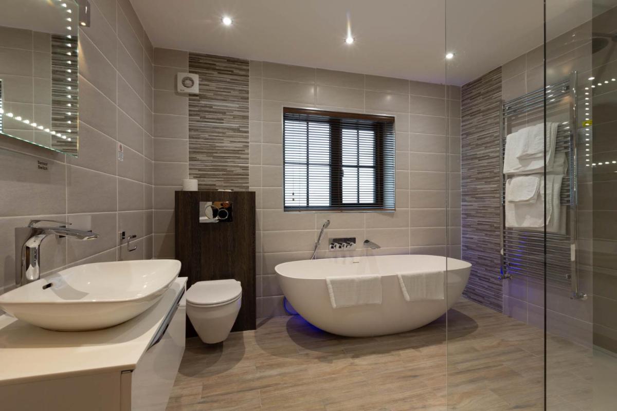 The White Swan - Housity