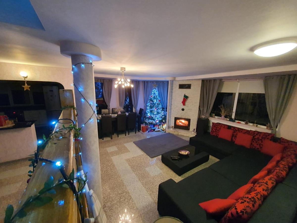Lidia House - Housity