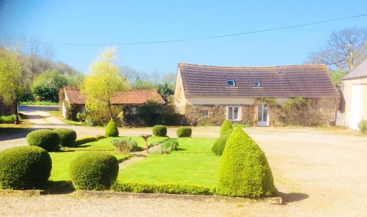 Suitetrails - Maison de 2 chambres avec jardin clos et wifi a Sainte Colombe