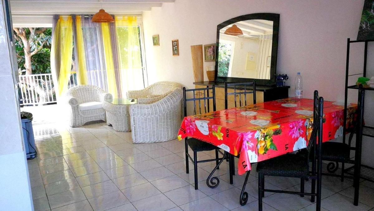 Suitetrails - Appartement confortable a Saint Paul 70 m² avec piscine partagee