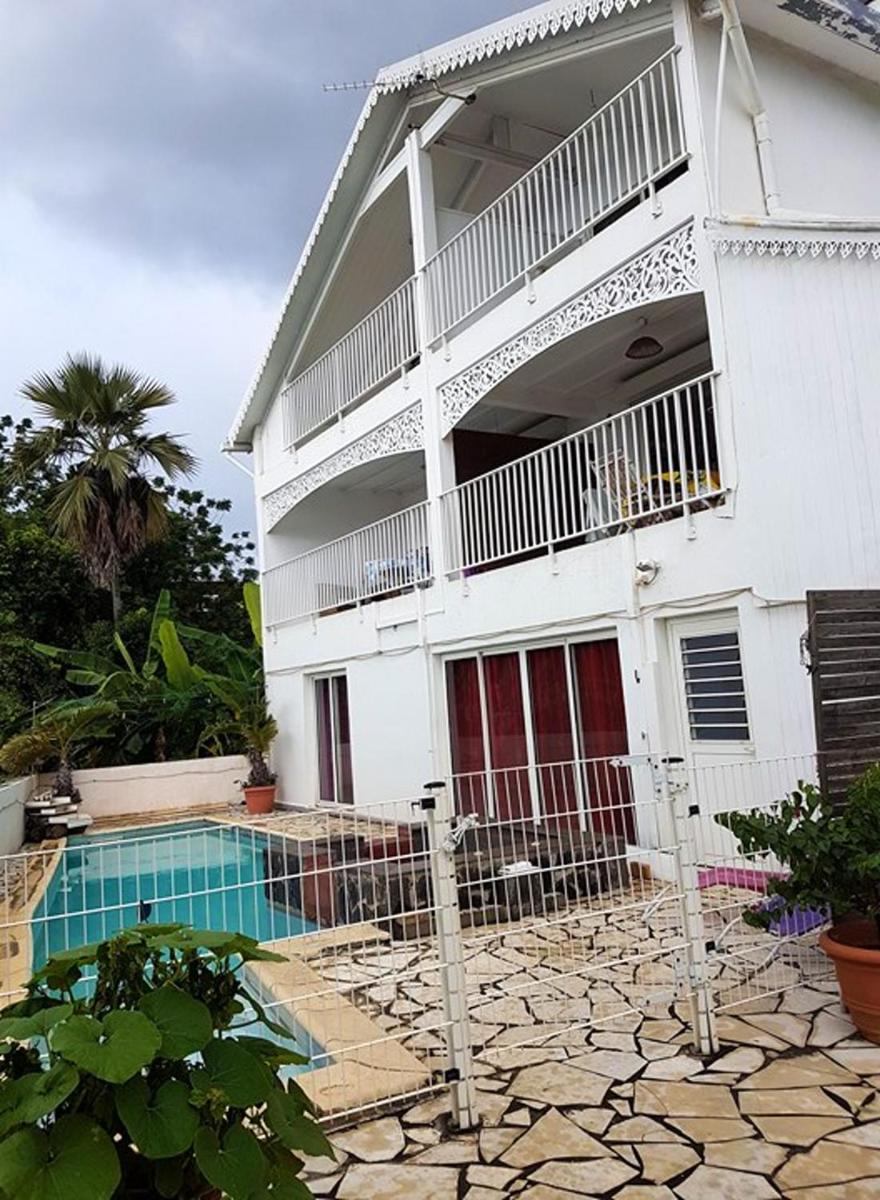 Suitetrails - Appartement confortable a Saint Paul 70 m² avec piscine partagee