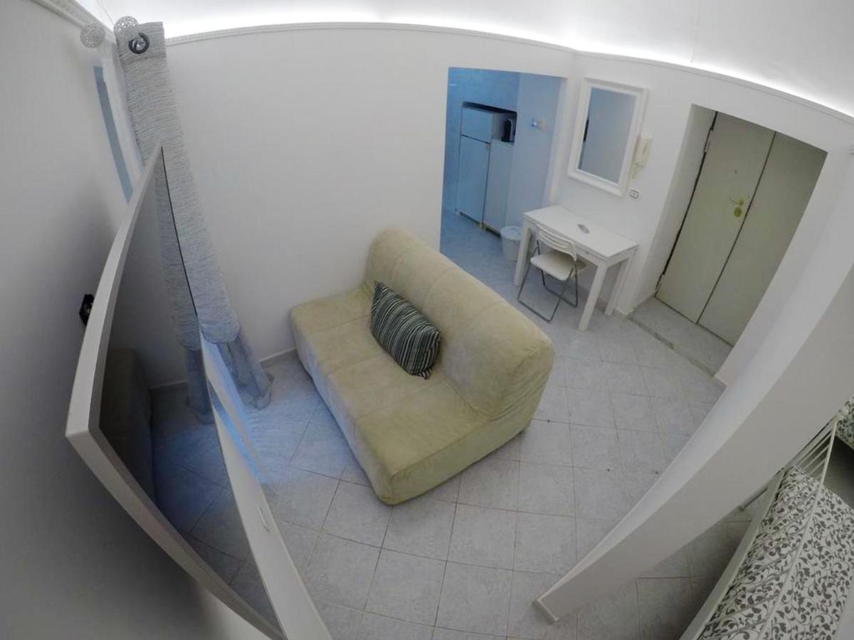 One bedroom appartement with balcony and wifi at Napoli - Housity
