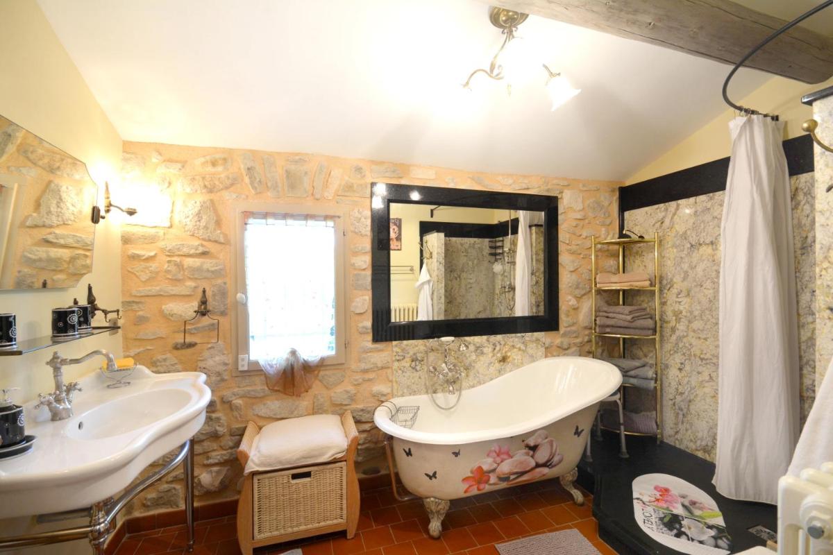 Suitetrails - Maison d'une chambre avec piscine partagee jardin amenage et wifi a Le Thor