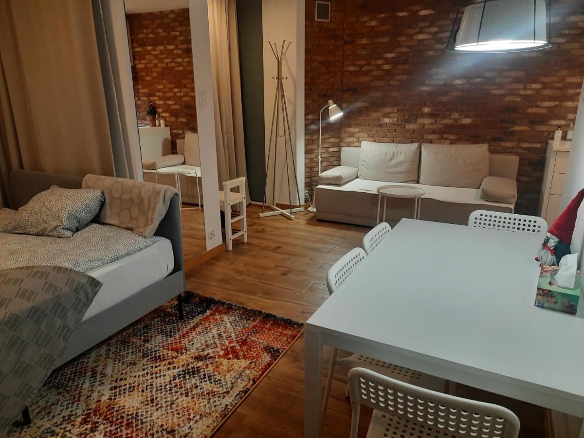 Apartament Młynarska - indywidualny dostęp - Housity