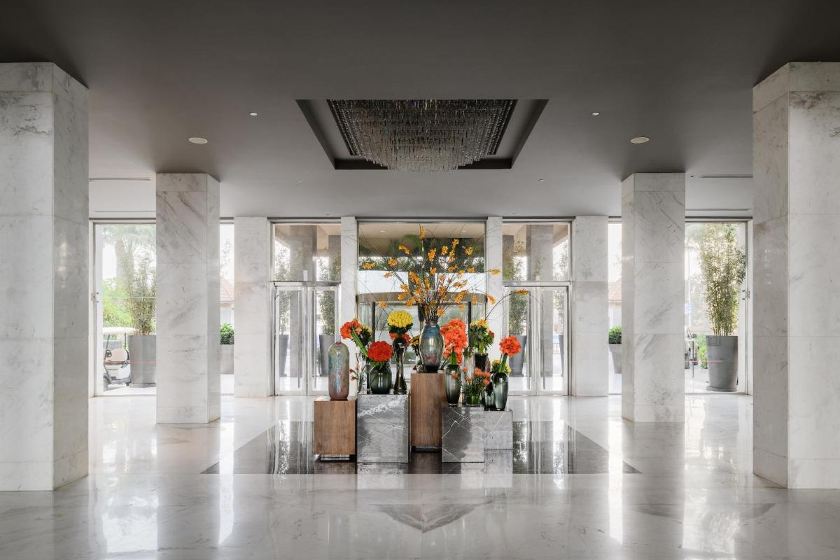Dusit Thani LakeView Cairo - Housity