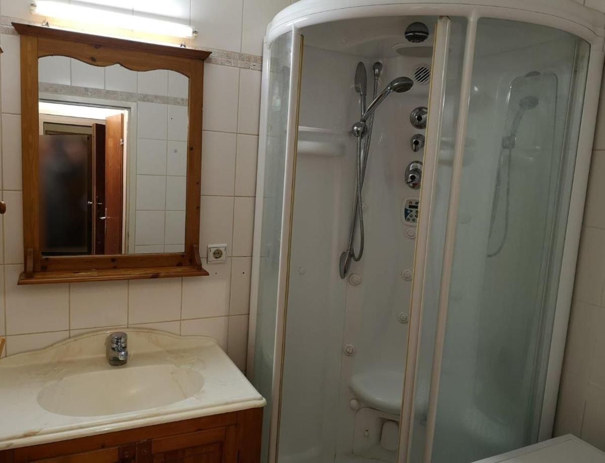 HIDDEN GEM by JR City Apartments - Housity