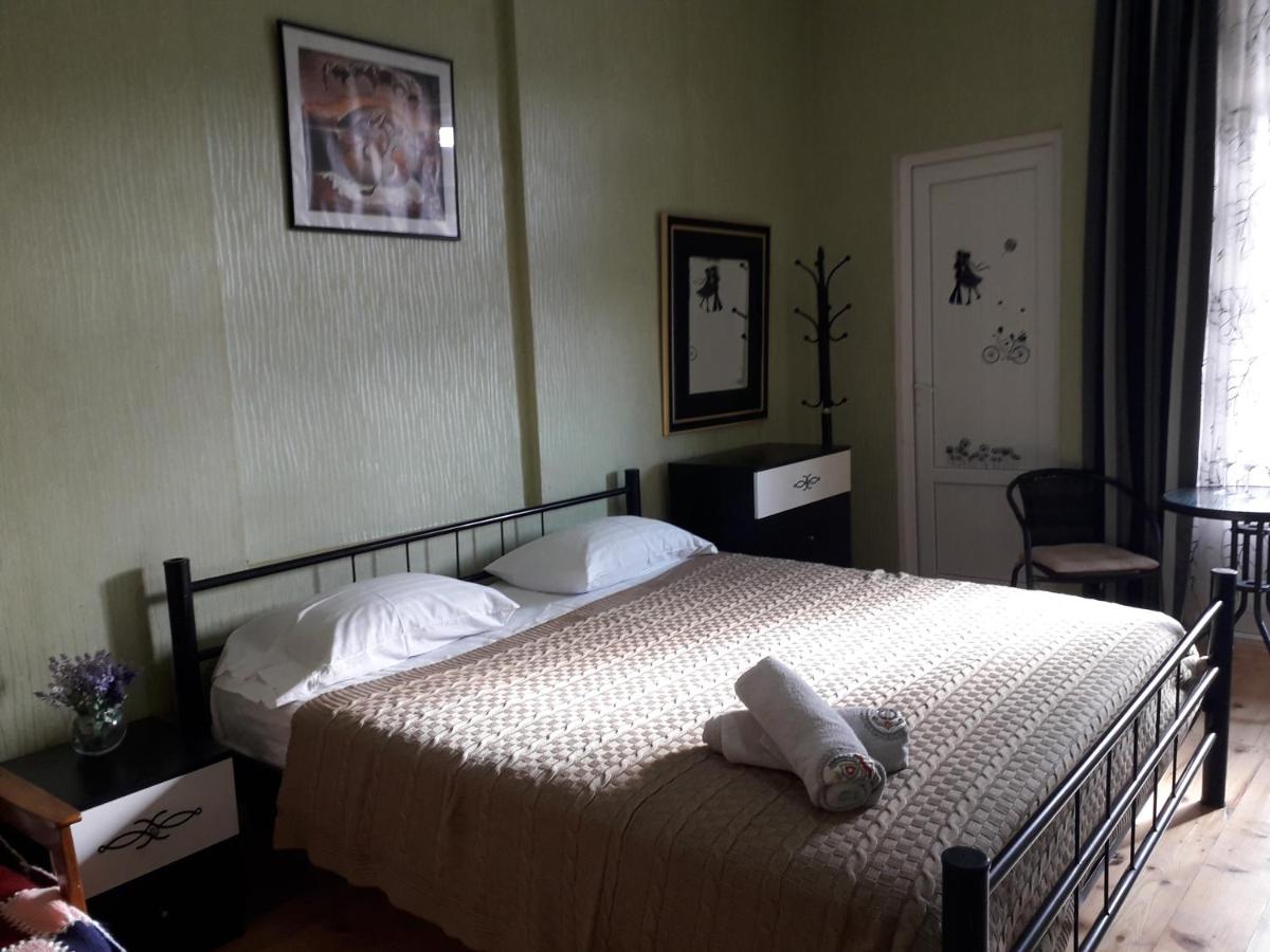 Nana's Guest House - Housity