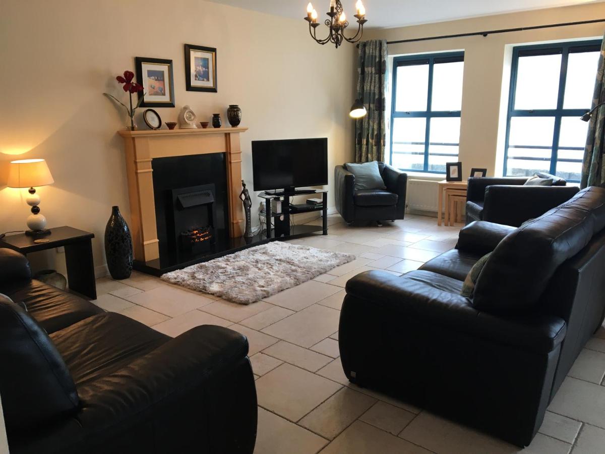 Suitetrails - B2 Waterfoot Apartment