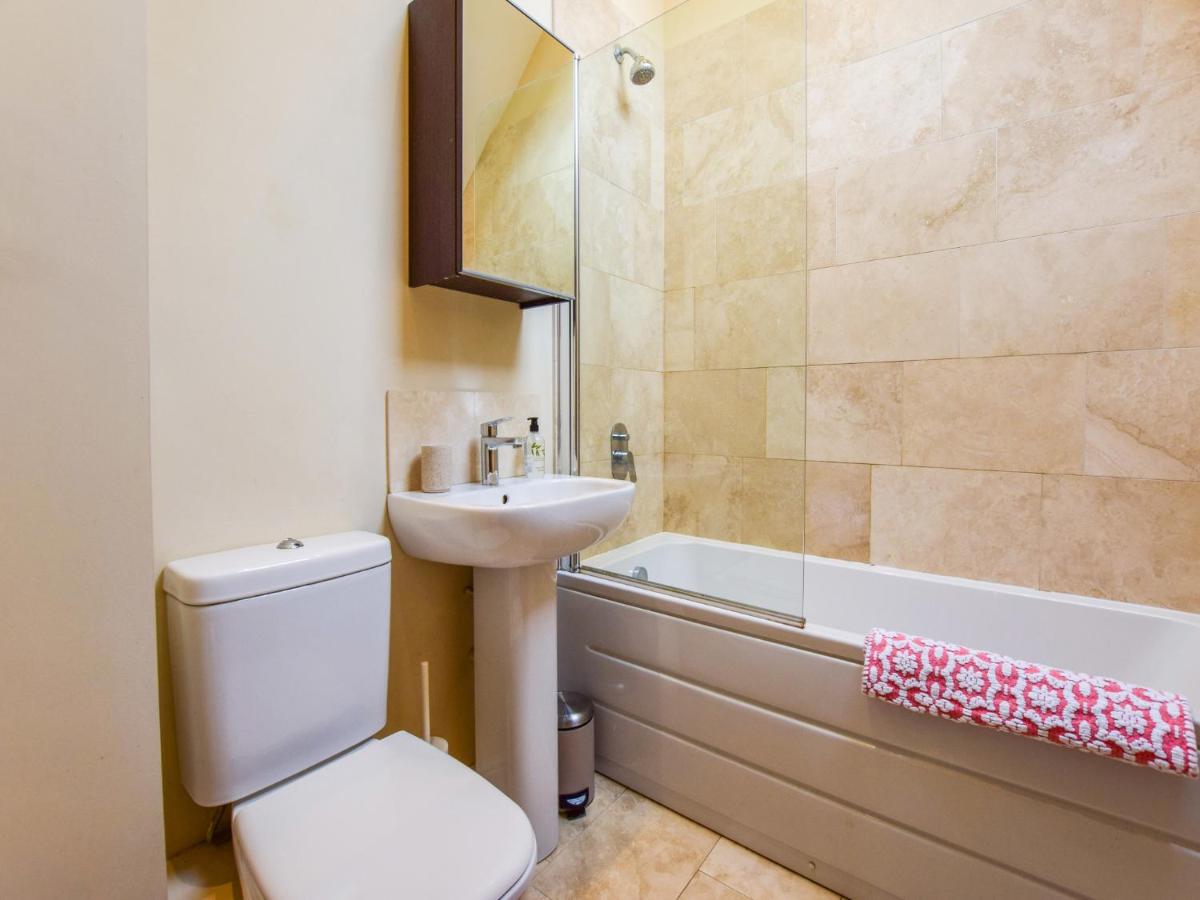 Cider House, Oosland Farm - Housity