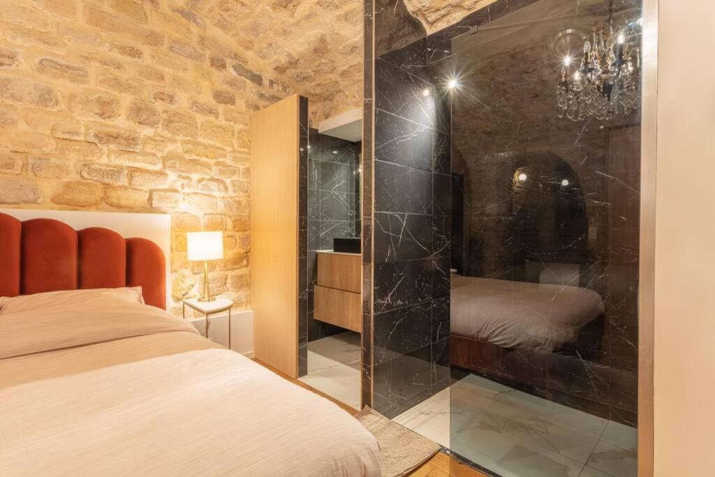 Luxury Countryside House heart of Historic Marais - Housity