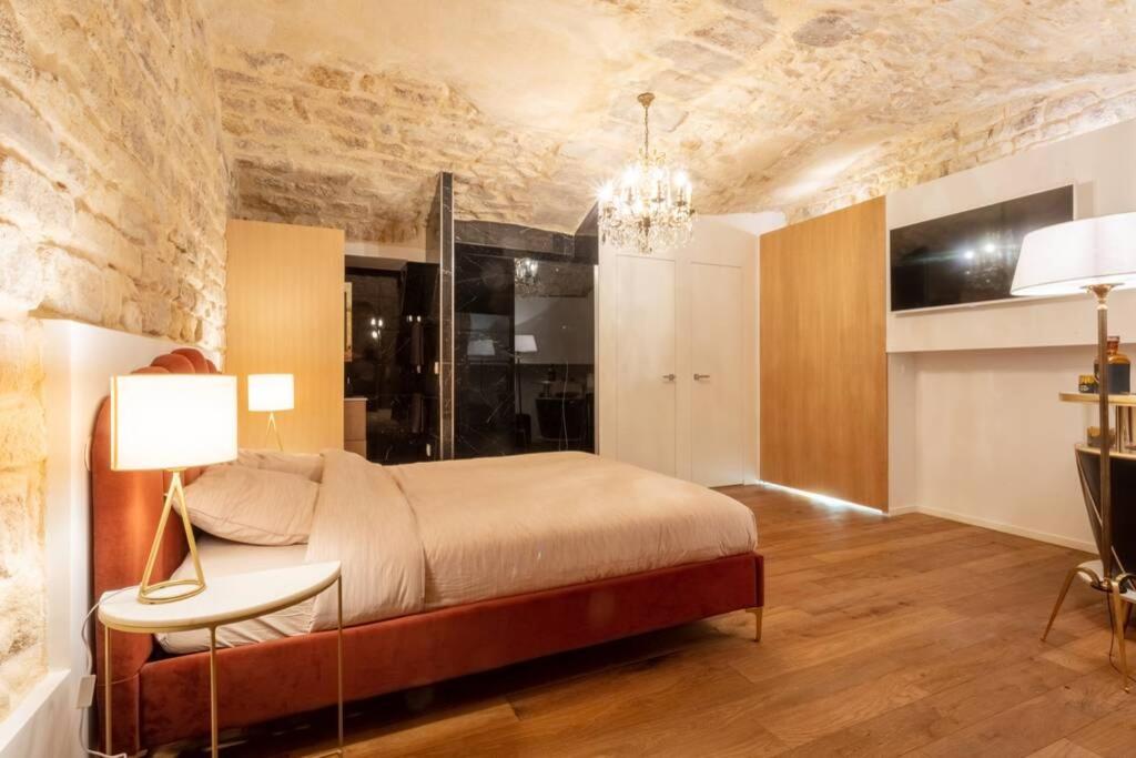 Luxury Countryside House heart of Historic Marais - Housity