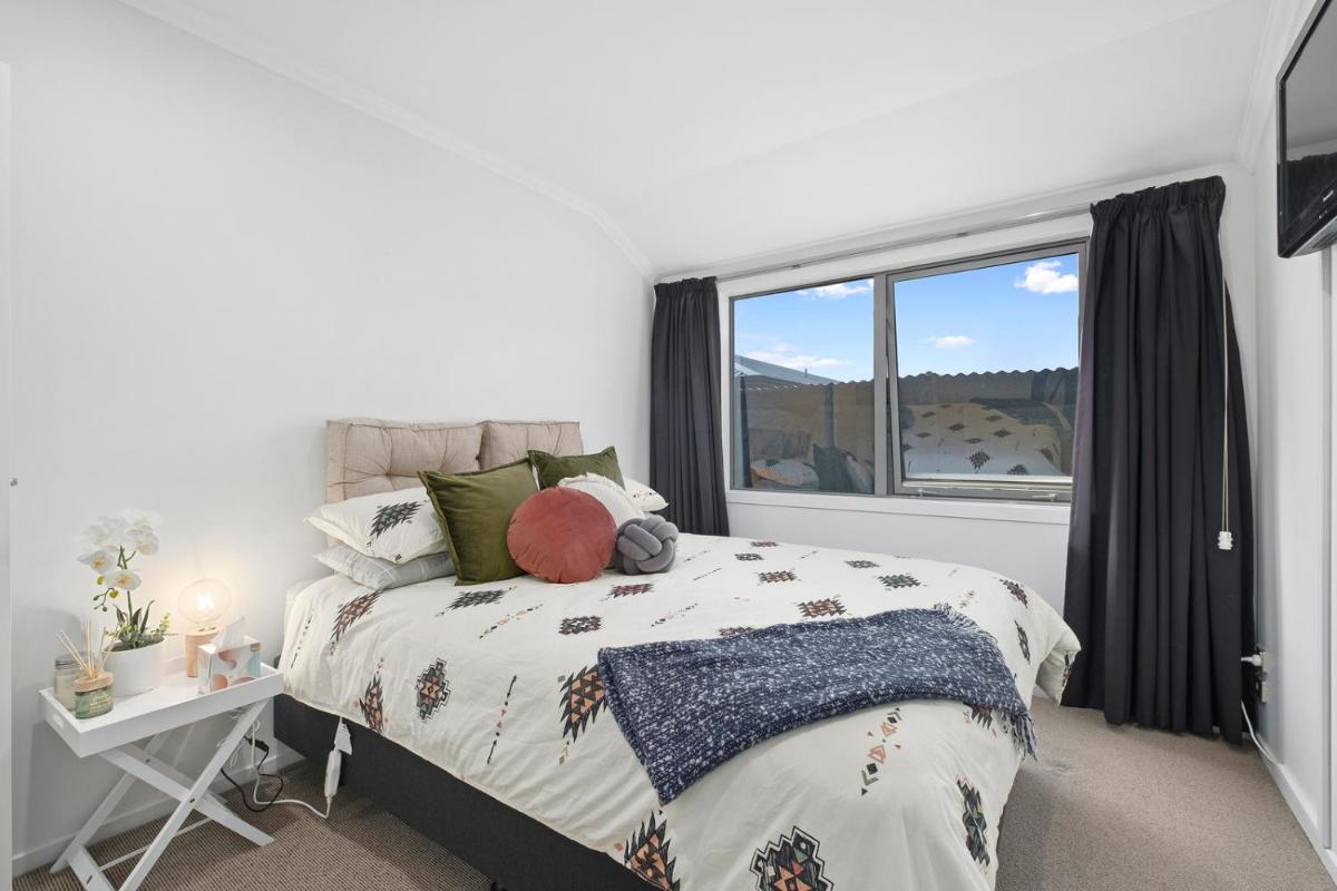 Suitetrails - Haven on Hunt - Albert Town Holiday Home