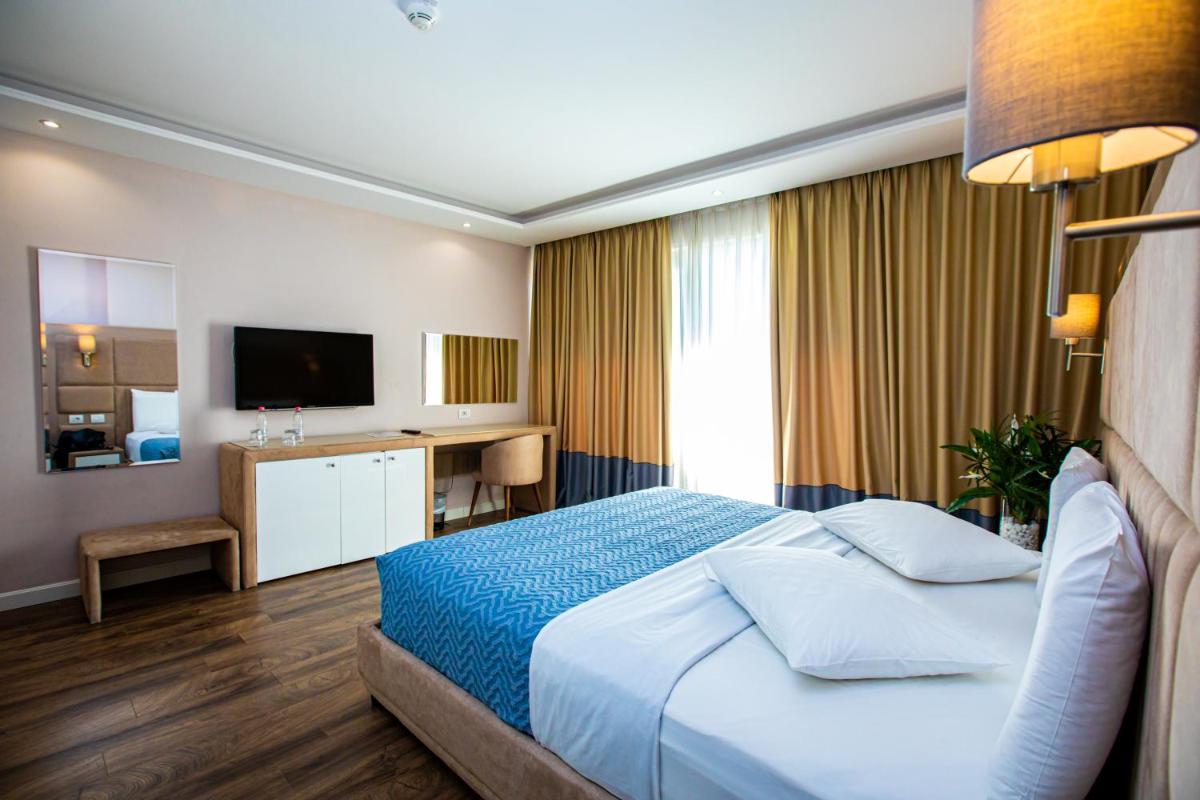 Suitetrails - Royal G Hotel and Spa