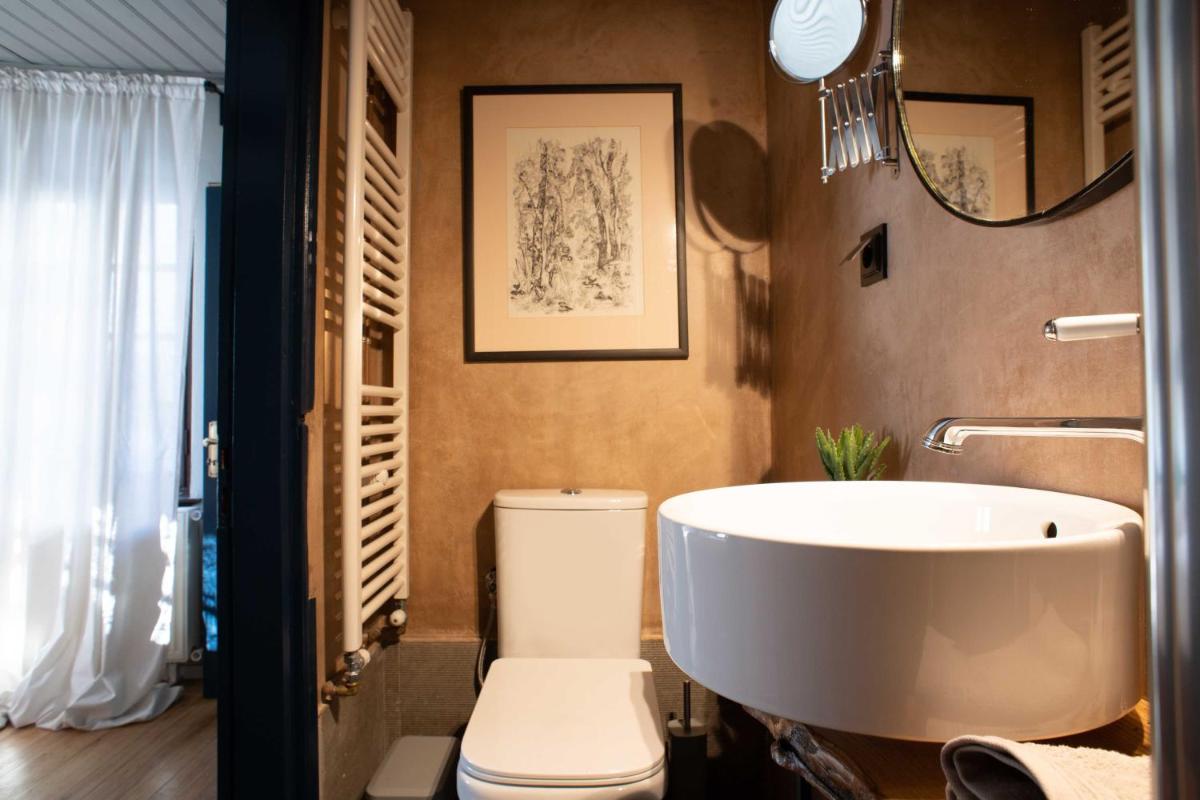 Philos Guesthouse - Housity