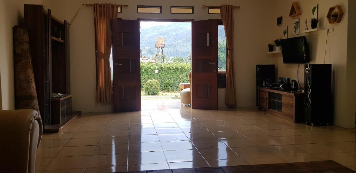 Suitetrails - Bobo queen house 2 (villa baba I ) mountain view