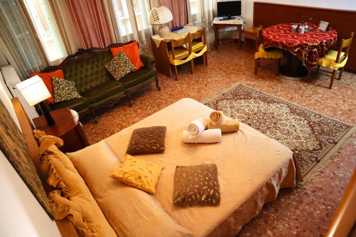 Suitetrails - VENICE RAINBOW APARTMENT (RIALTO)