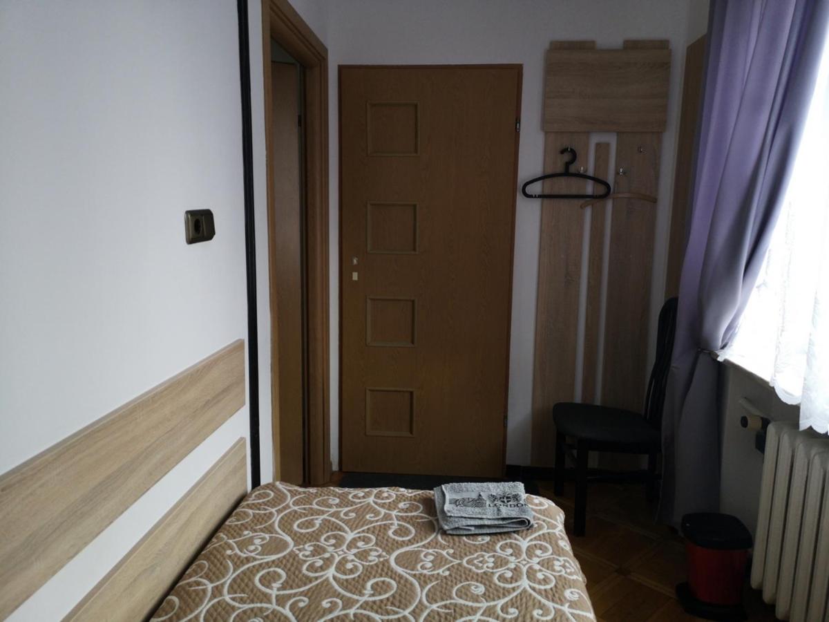 Mira Rent House - Housity