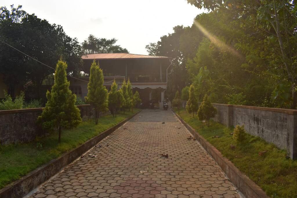 Reunion Villa Abode - Hizvo