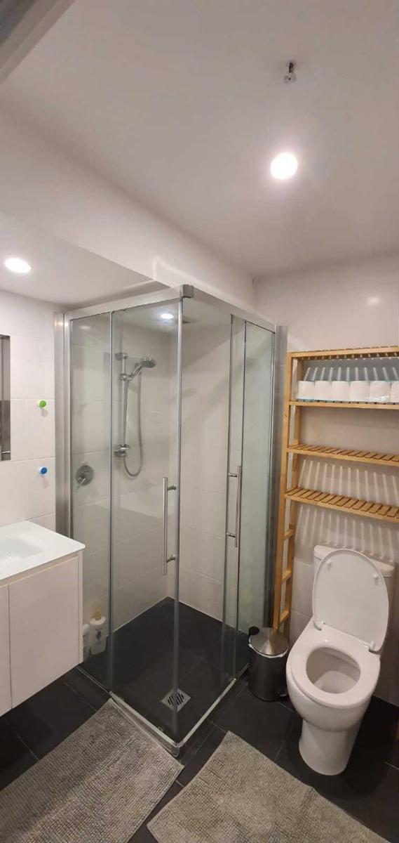 Dana-Cozy Studio in City Center-Free Parking - Hizvo