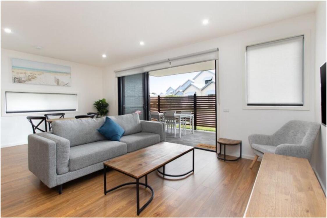 Suitetrails - Captains Cove Ground Floor Luxury Apartments - Free Netflix