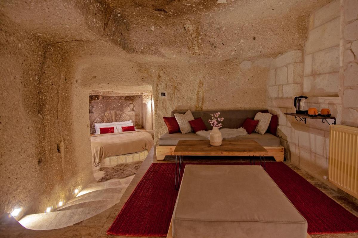 Sato Cave Hotel - Housity