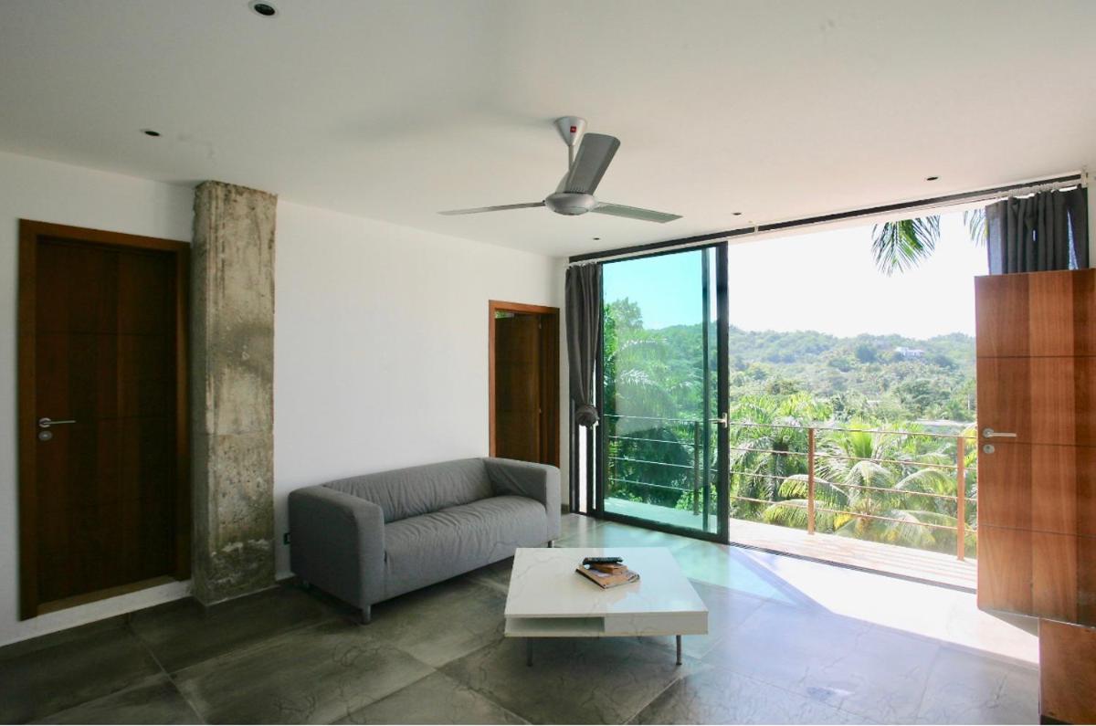 Suitetrails - Modern 7 bedrooms Villa on private beach access