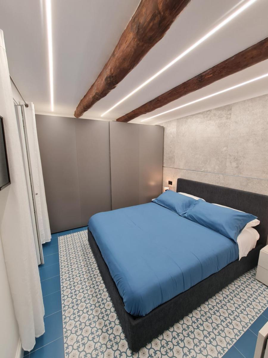 Suitetrails - Chiaja Lux House